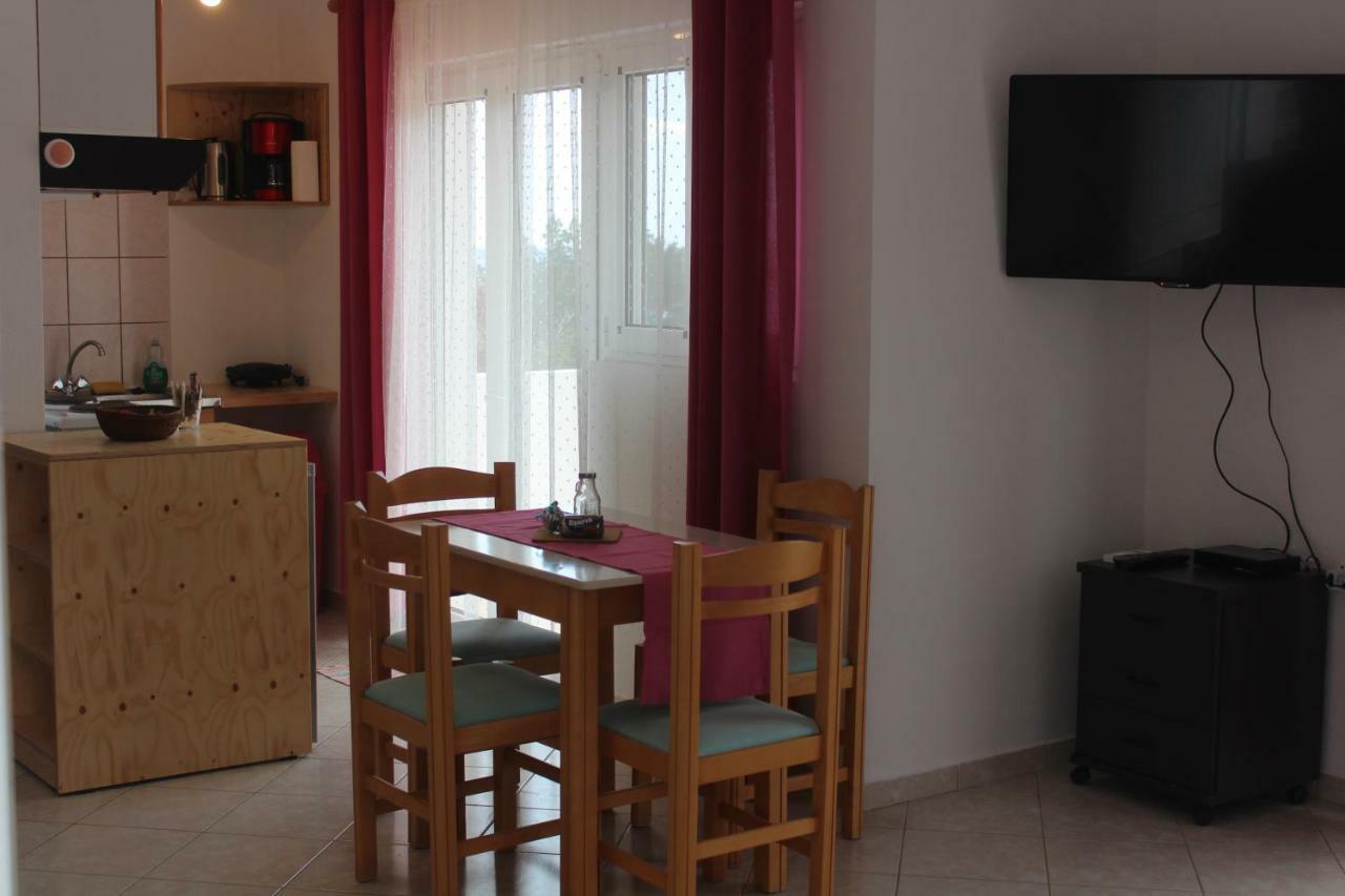 Aaron Studios Apartments Agia Fotia  ภายนอก รูปภาพ
